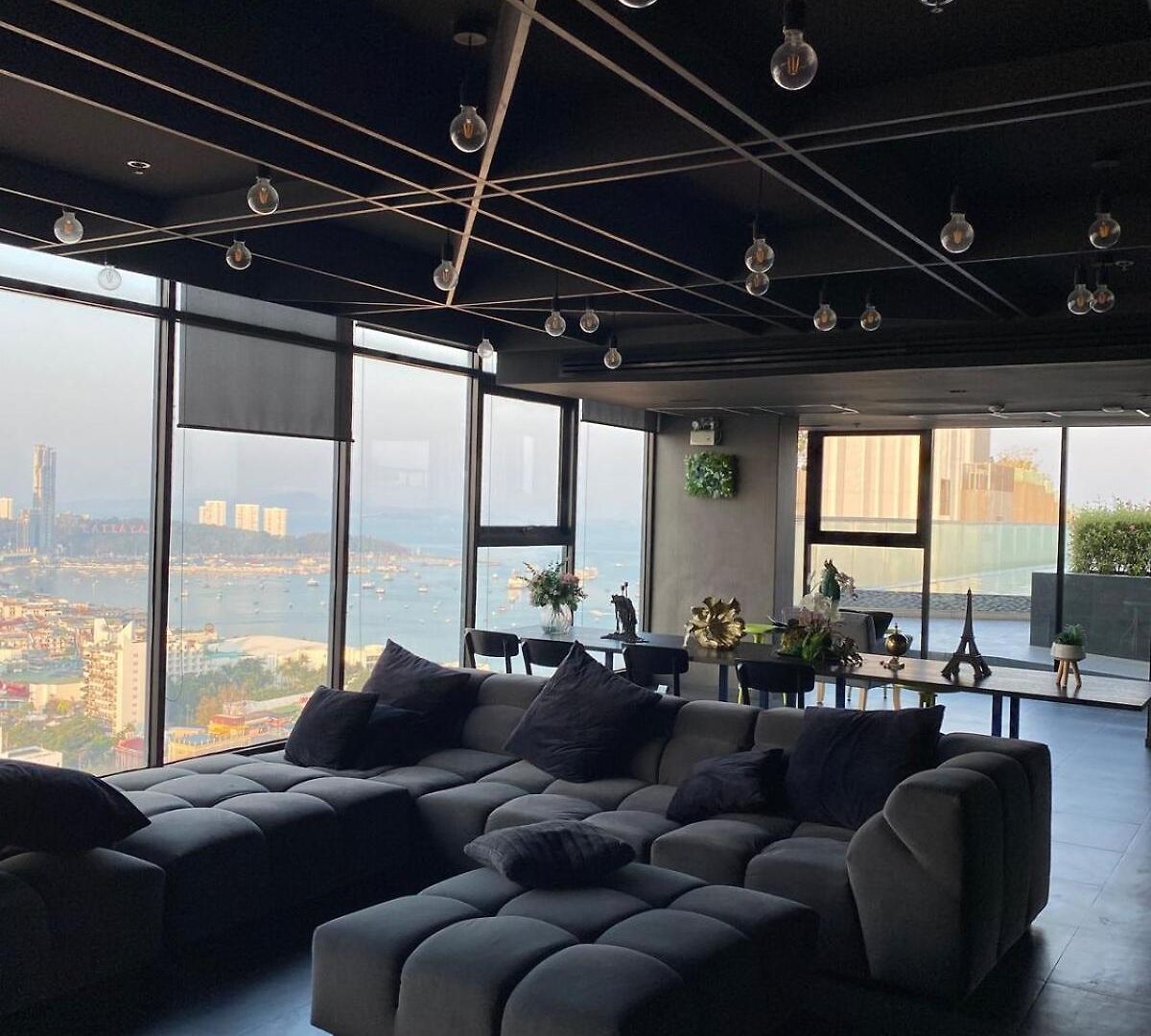 The Base - In Middle Town Apartment