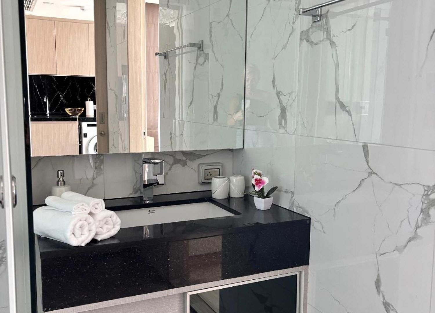 The Panora Pratamnak Luxury Sea View 1 Bdr Flat * Pattaya