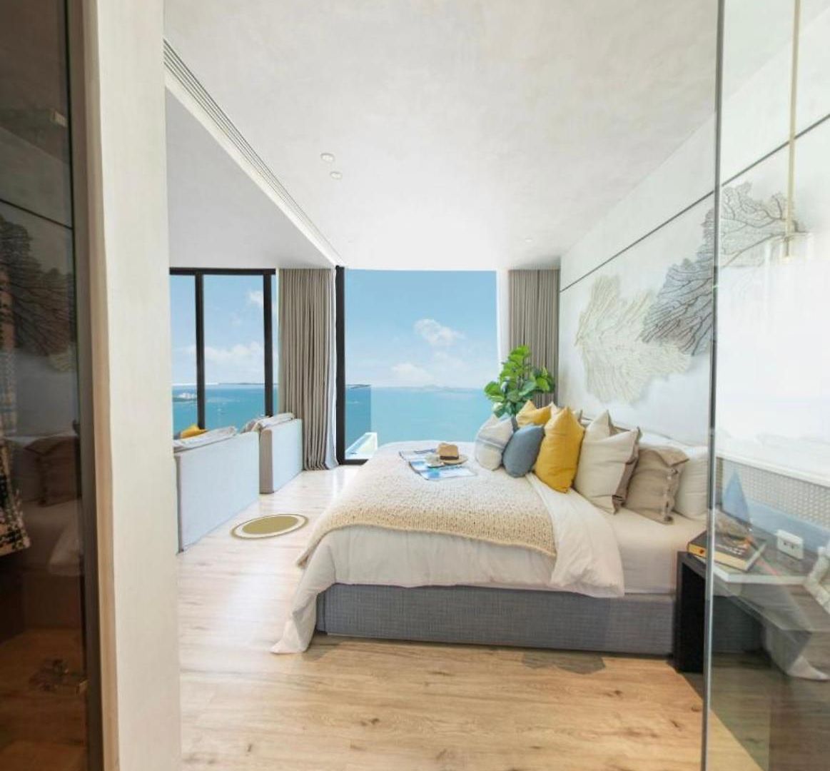 อพาร์ทเม้น Ultra-luxury Sea View At Arom Pattaya