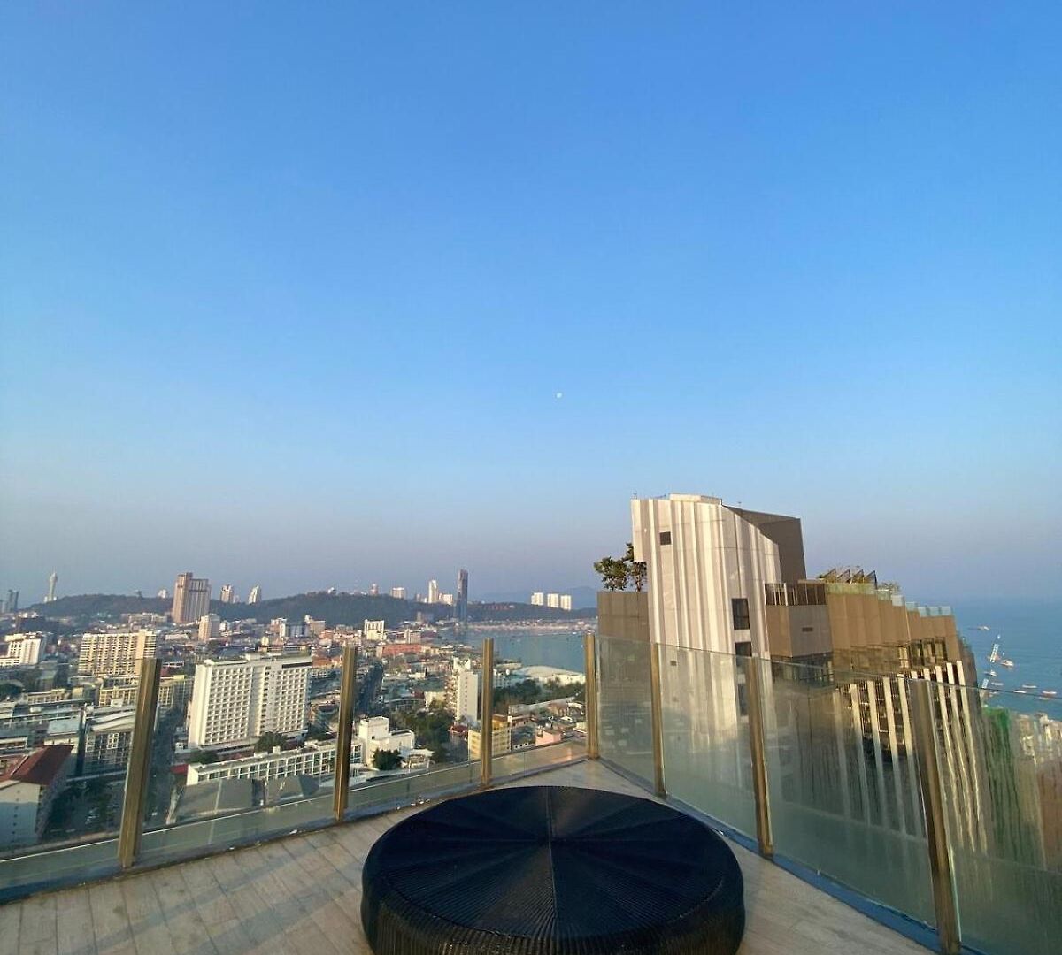 Apartment The Base - In Middle Town Pattaya