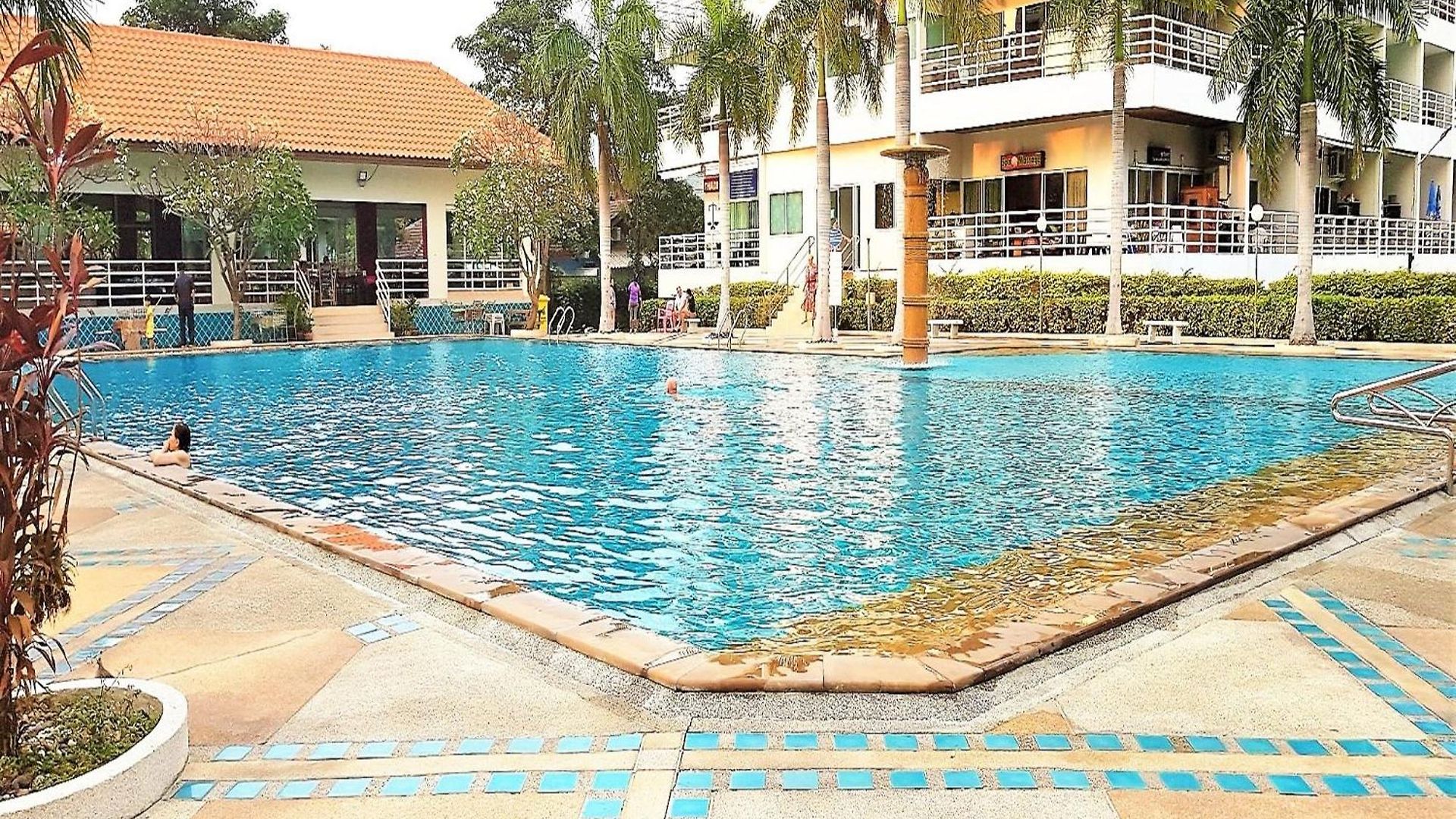 อพาร์ทเม้น Sea View At View Talay 5d With Large Balcony Pattaya