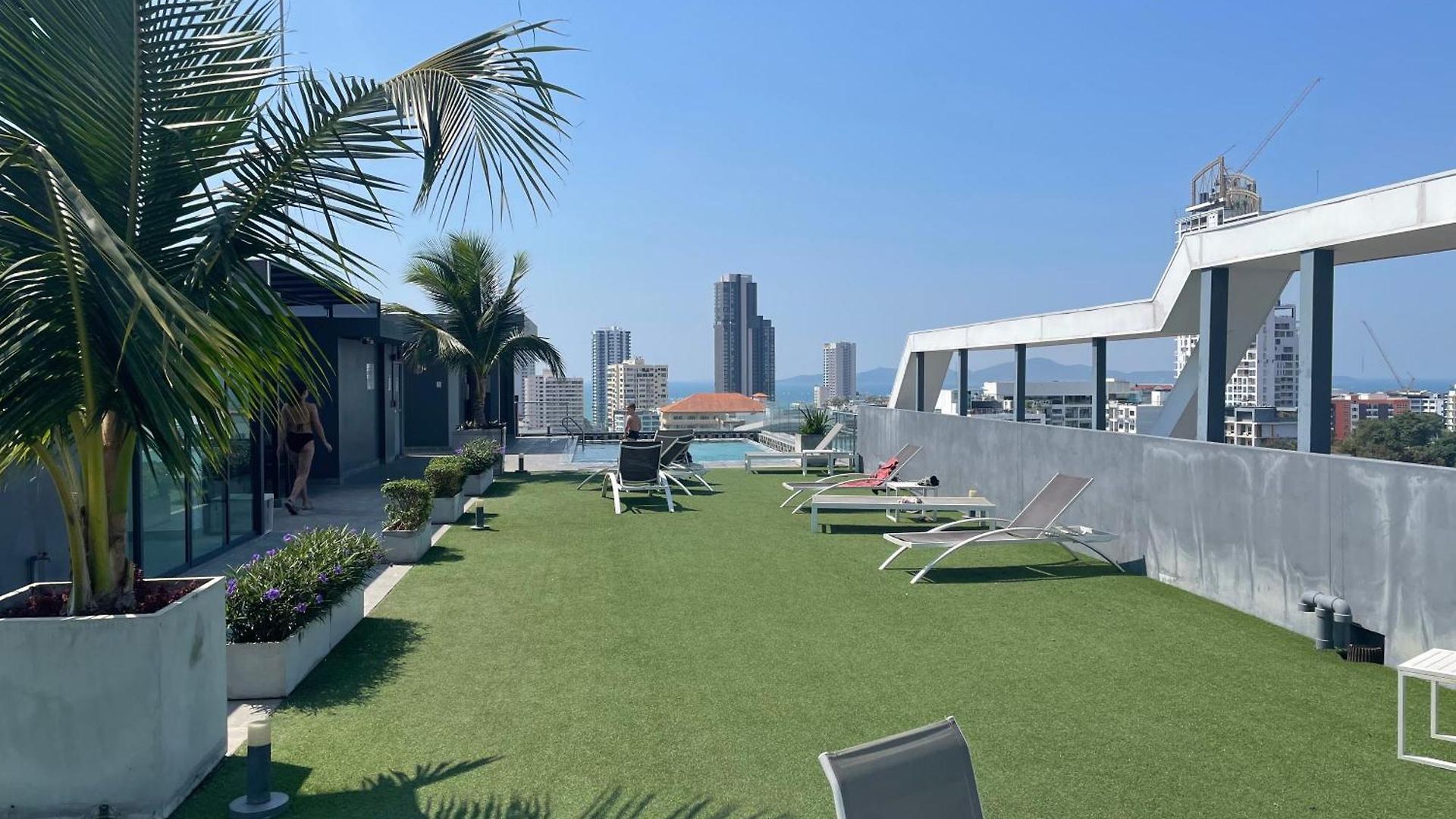 Cozy With Swimming Pool, Gym, Sauna, Great Location, Near Beach, Easy Transport - Guest Friendly อพาร์ทเม้น *
