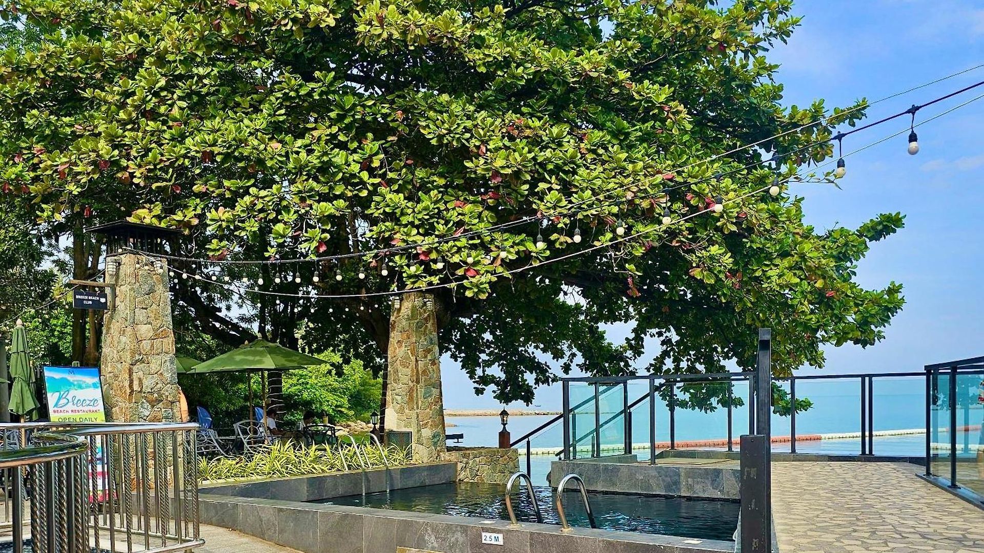 อพาร์ทเม้น Modus Beachfront