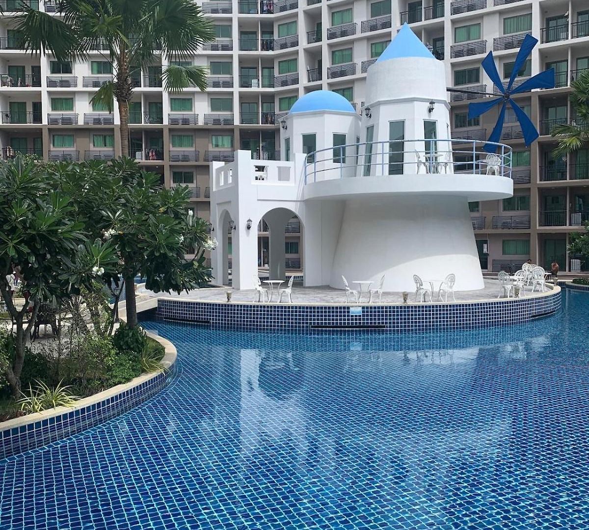 อพาร์ทเม้น E01 Arcadia Boutique 2-bedroom Apartment, Big Tv, Netflix, Washer & Dryer Pattaya