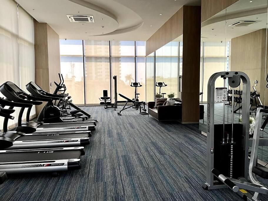 อพาร์ทเม้น Luxury Sea View 1br Rooftop Infinity Pool & Gym
