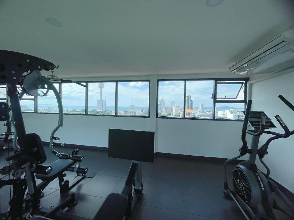 อพาร์ทเม้น Cozy With Swimming Pool, Gym, Sauna, Great Location, Near Beach, Easy Transport - Guest Friendly Pattaya