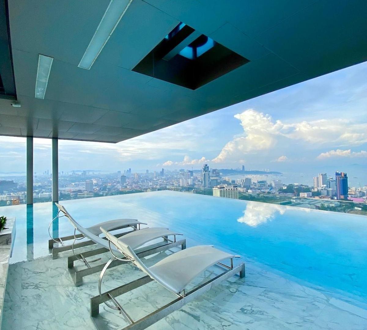 Comfort In Panorama Sky View *