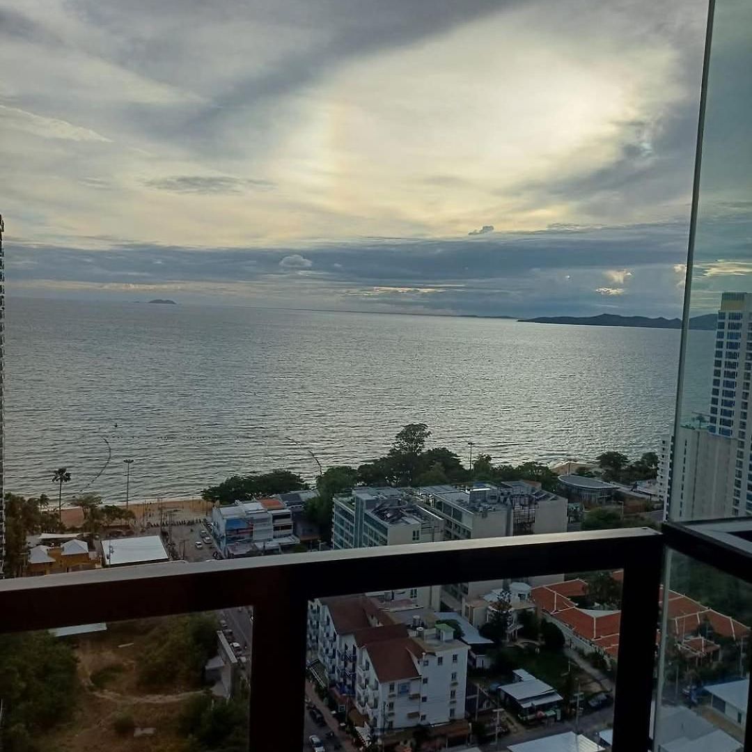 Luxury Sea View 1br Rooftop Infinity Pool & Gym * Pattaya