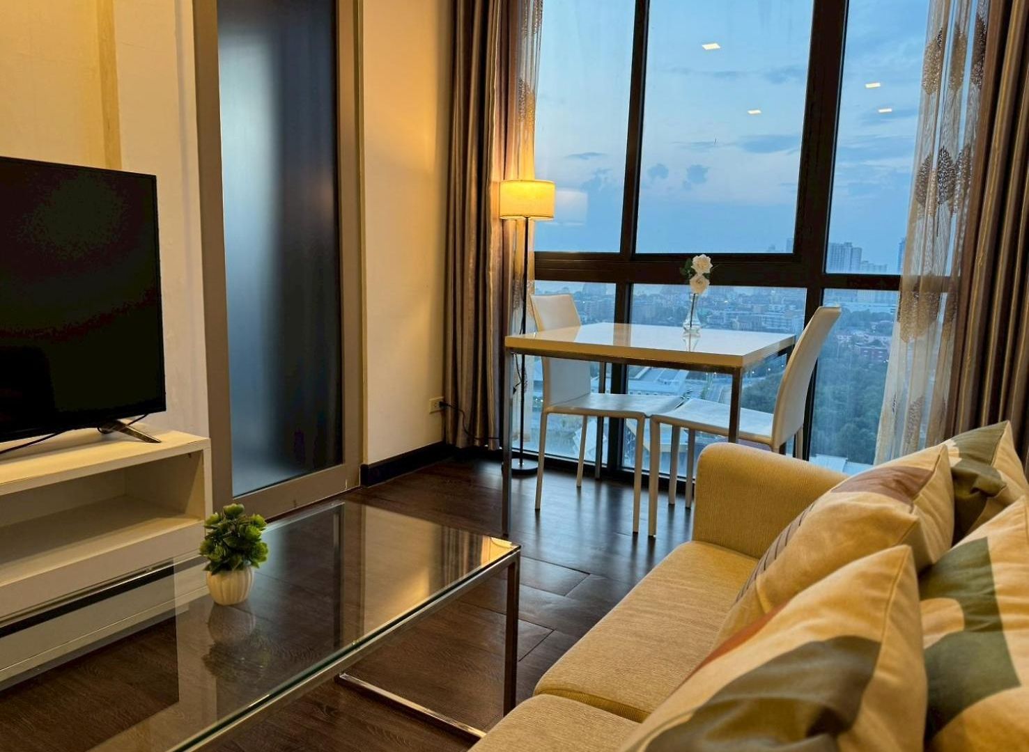 อพาร์ทเม้น Posh Pattaya281