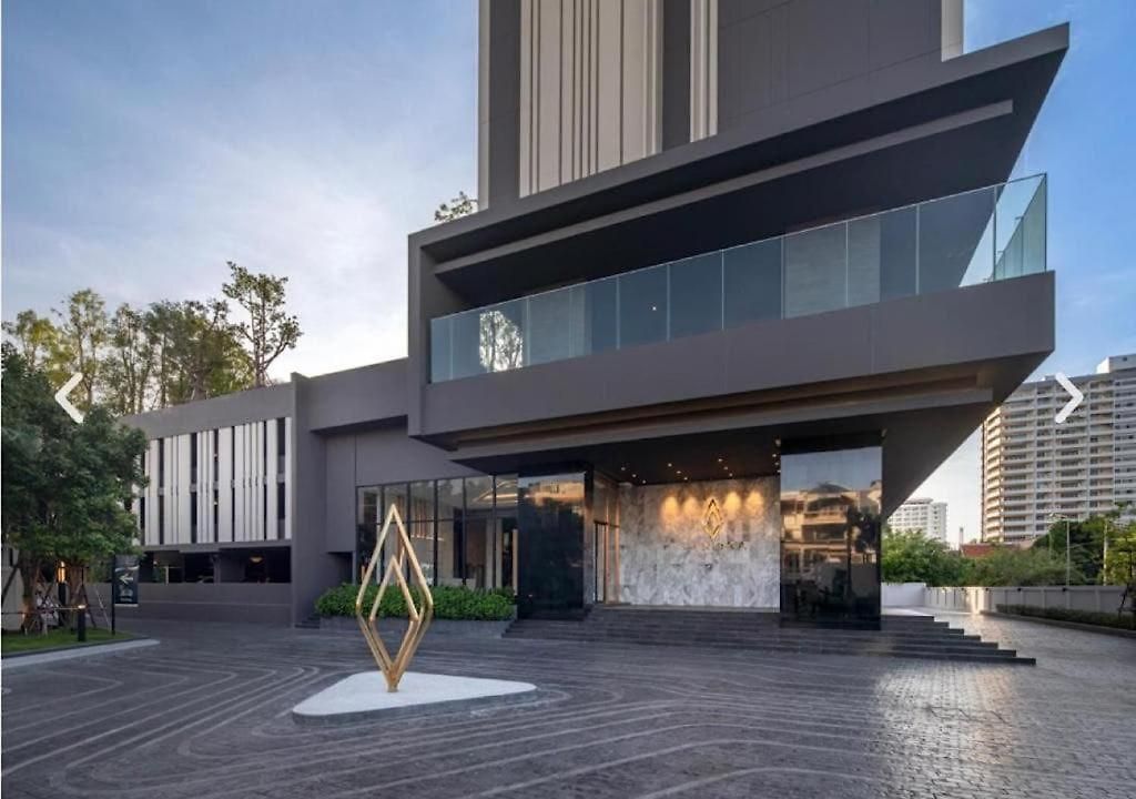 Luxury 2br Sea View Unit I 35th Floor Rare Unit Pattaya