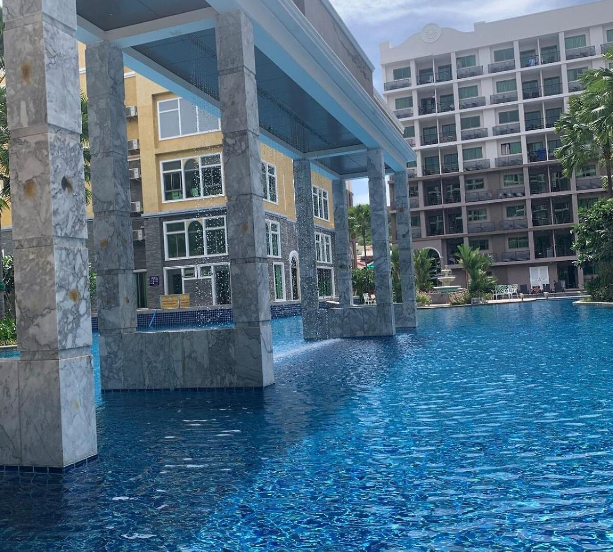 E01 Arcadia Boutique 2-bedroom Apartment, Big Tv, Netflix, Washer & Dryer * Pattaya