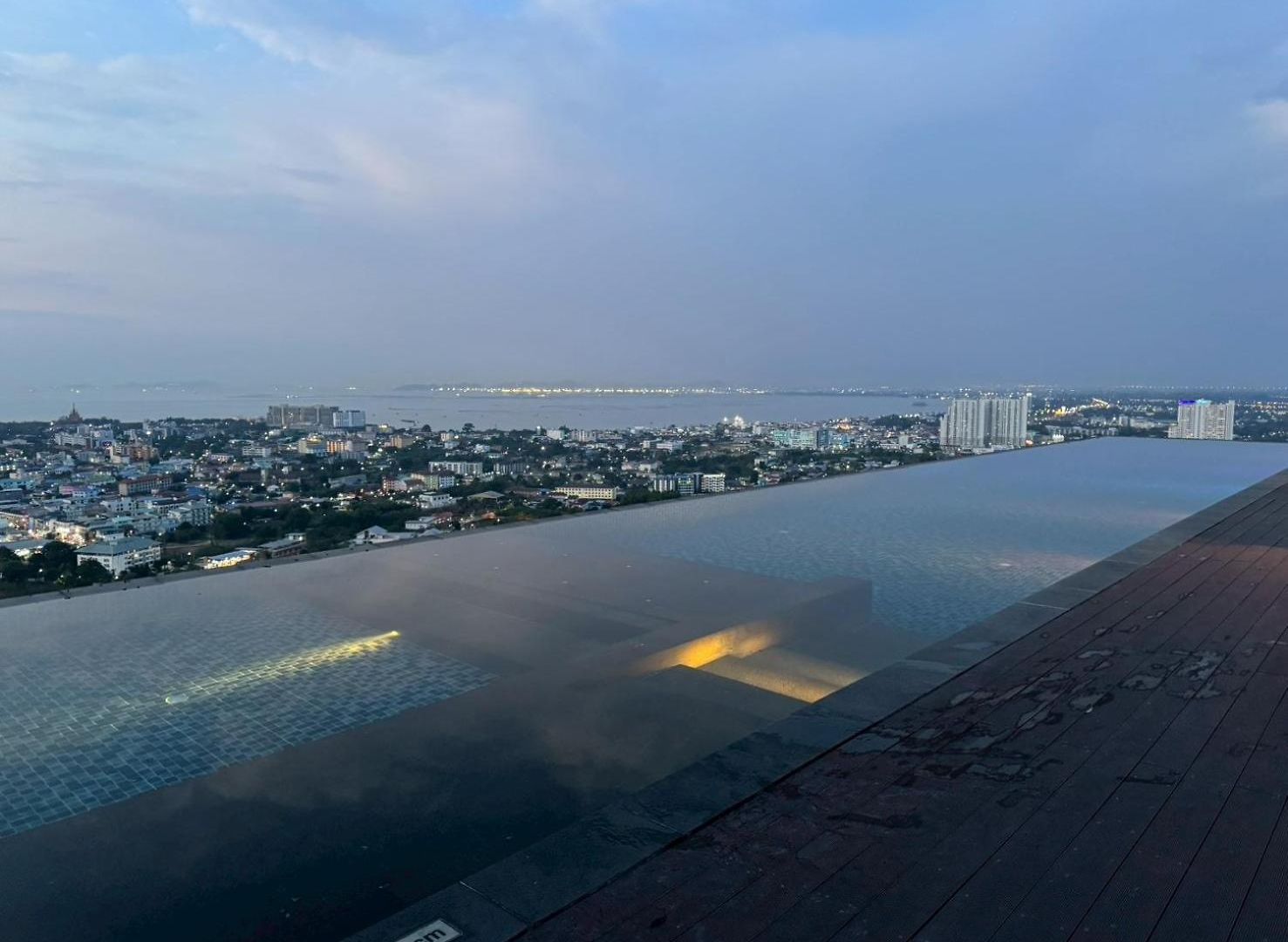 Posh Pattaya281 อพาร์ทเม้น *