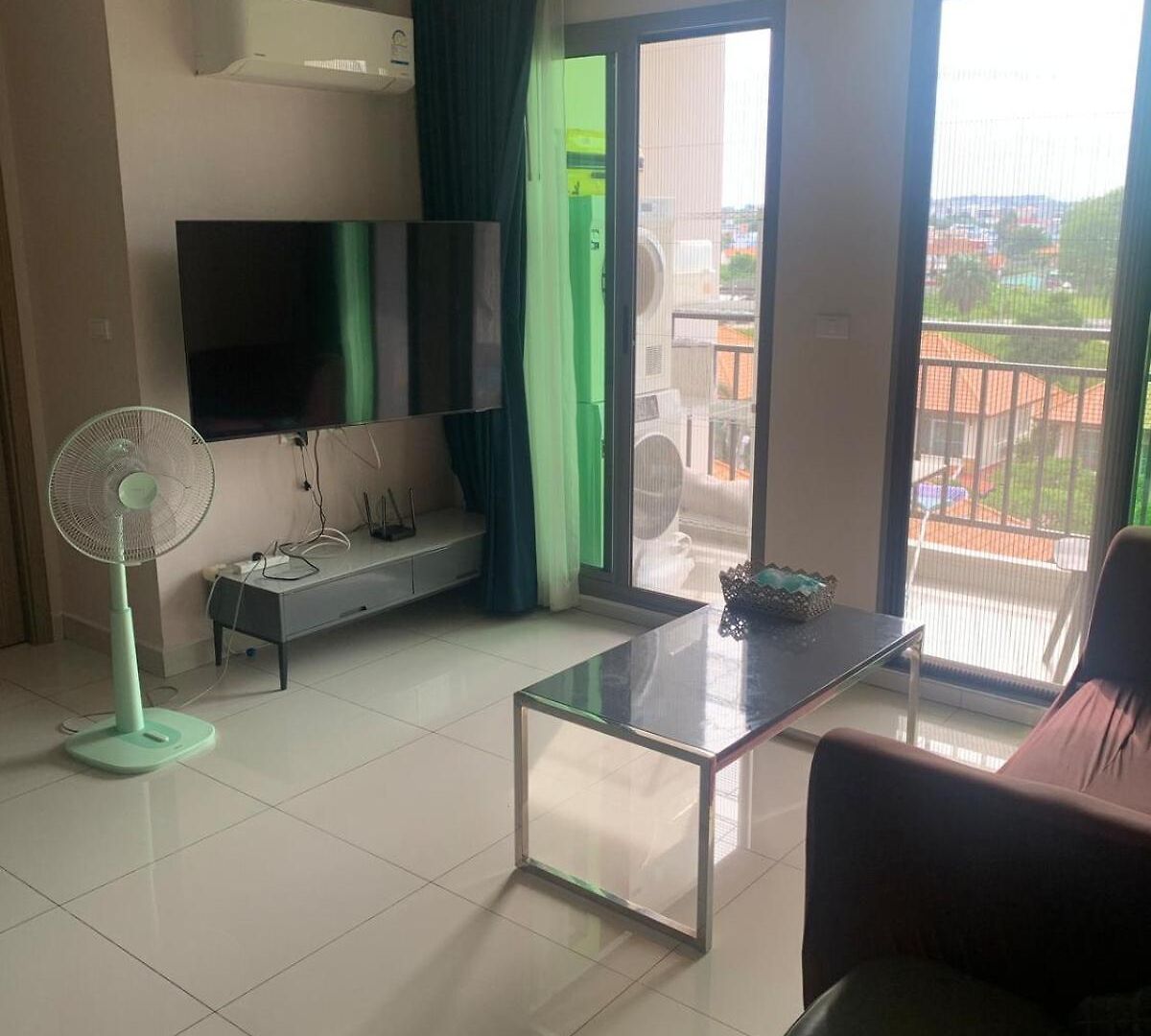 E01 Arcadia Boutique 2-bedroom Apartment, Big Tv, Netflix, Washer & Dryer Pattaya