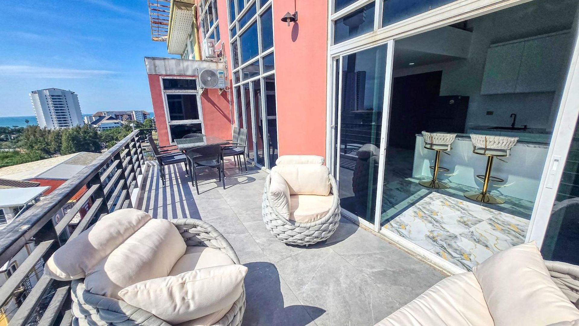 The Ocean Pearl - Steps Waterpark & Market Apartment