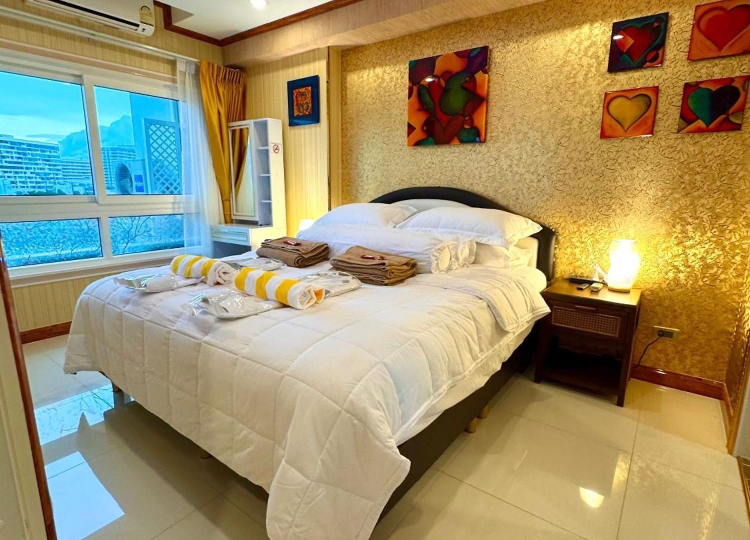 Luxury One Bedroom Pattaya-pratamnak Apartment