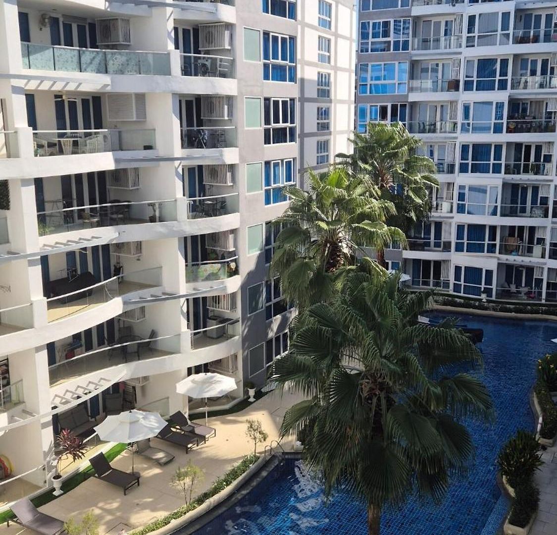 Grand Avenue D512 *