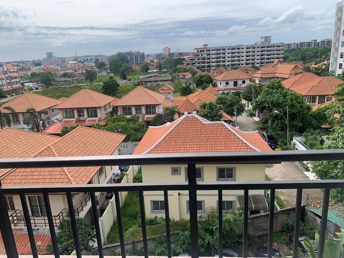 อพาร์ทเม้น E01 Arcadia Boutique 2-bedroom Apartment, Big Tv, Netflix, Washer & Dryer *