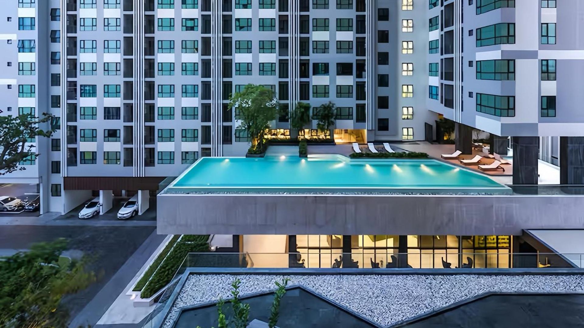 The Base อพาร์ทเม้น Pattaya