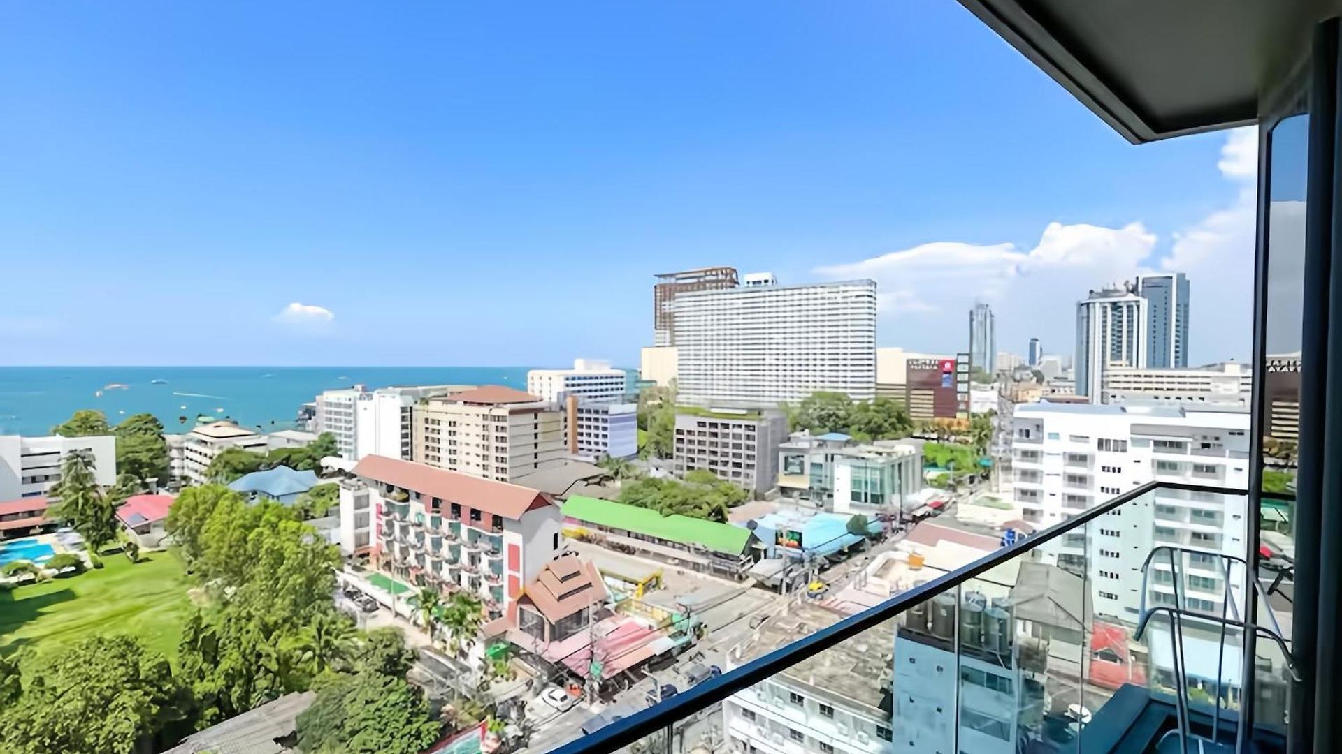 Edge * Pattaya