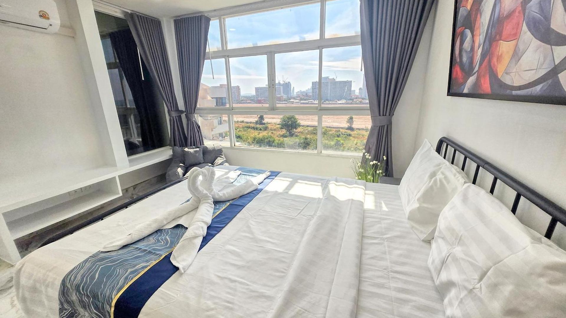 The Ocean Pearl - Steps Waterpark & Market Apartment