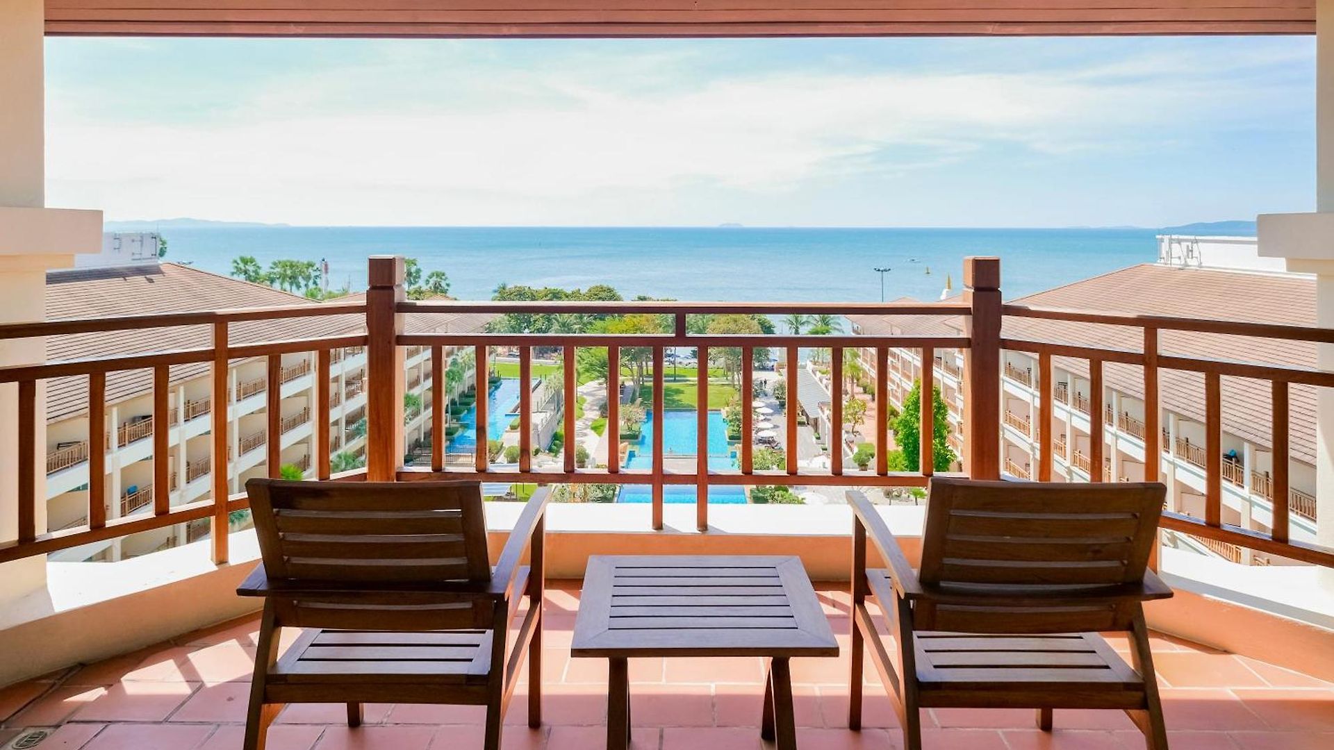รีสอร์ท The Heritage Beachfront 4*