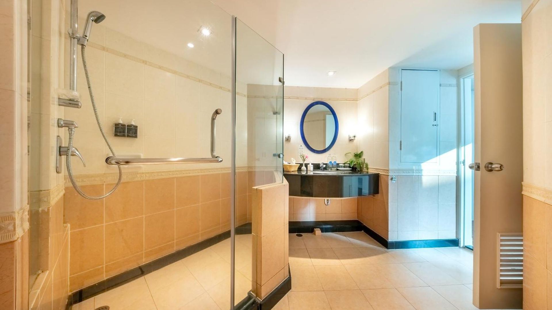 Jomtien Palm & - Family-friendly 5* Pattaya