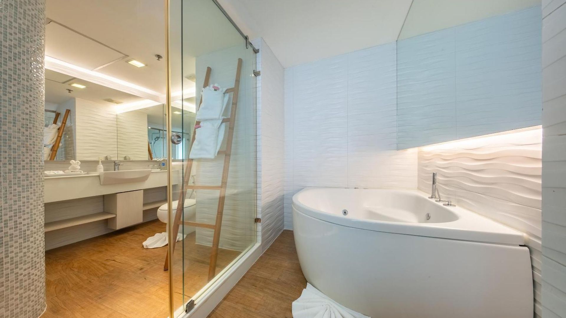 โรงแรม Jomtien Palm & - Family-friendly