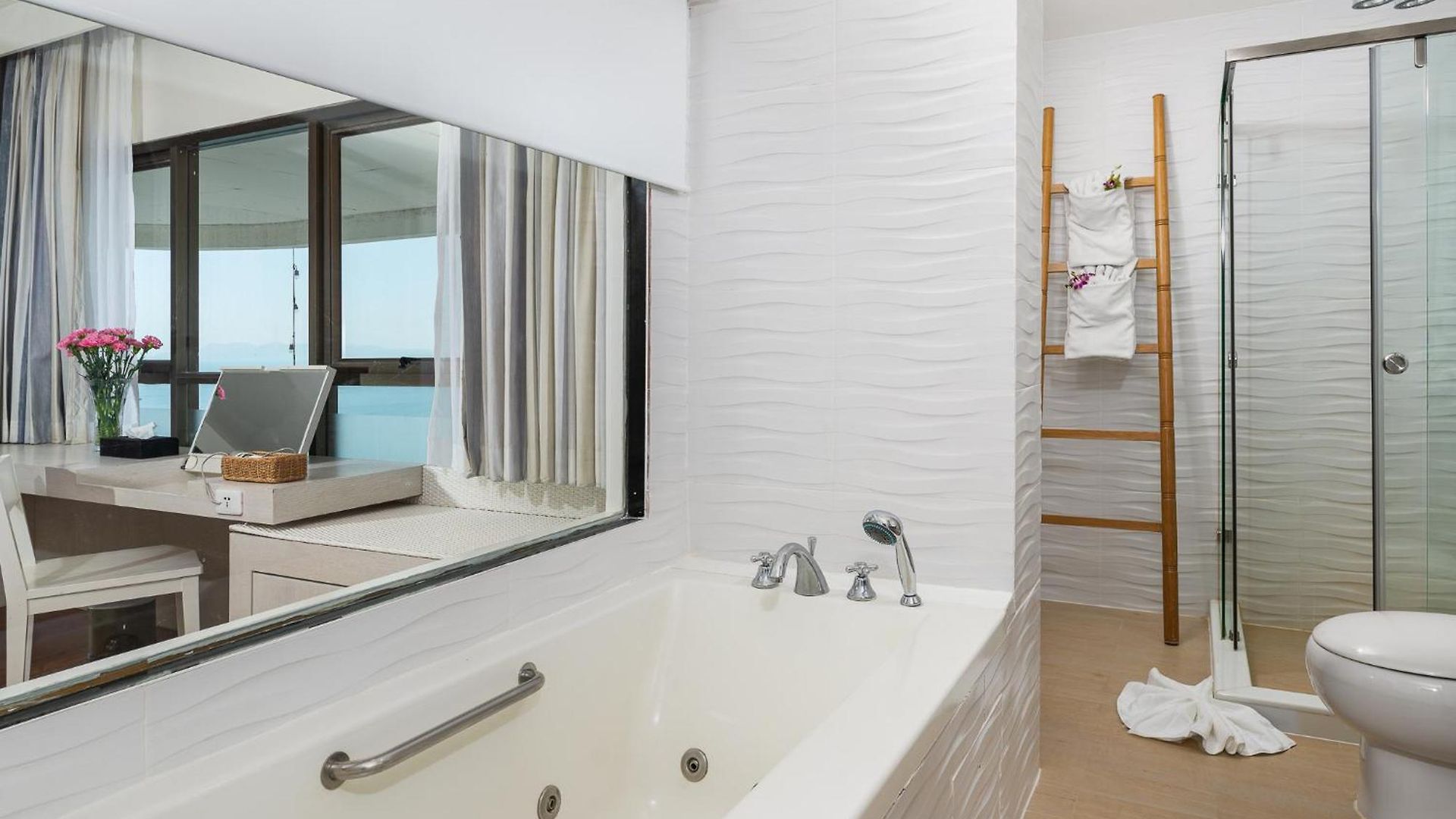 Jomtien Palm & - Family-friendly โรงแรม Pattaya