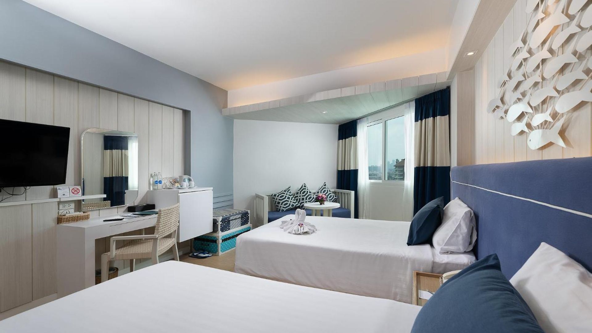 โรงแรม Jomtien Palm & - Family-friendly 5*