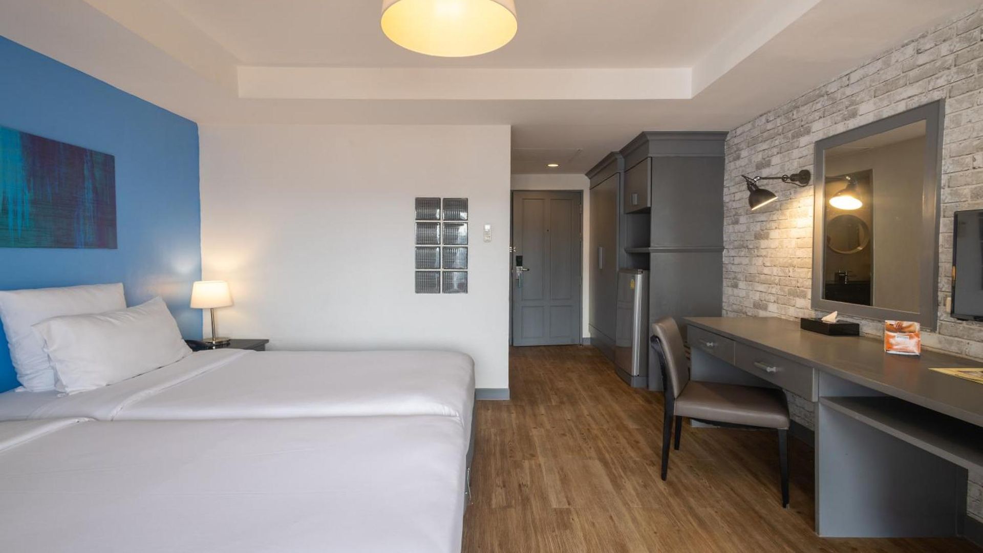 โรงแรม Journeyhub 4*