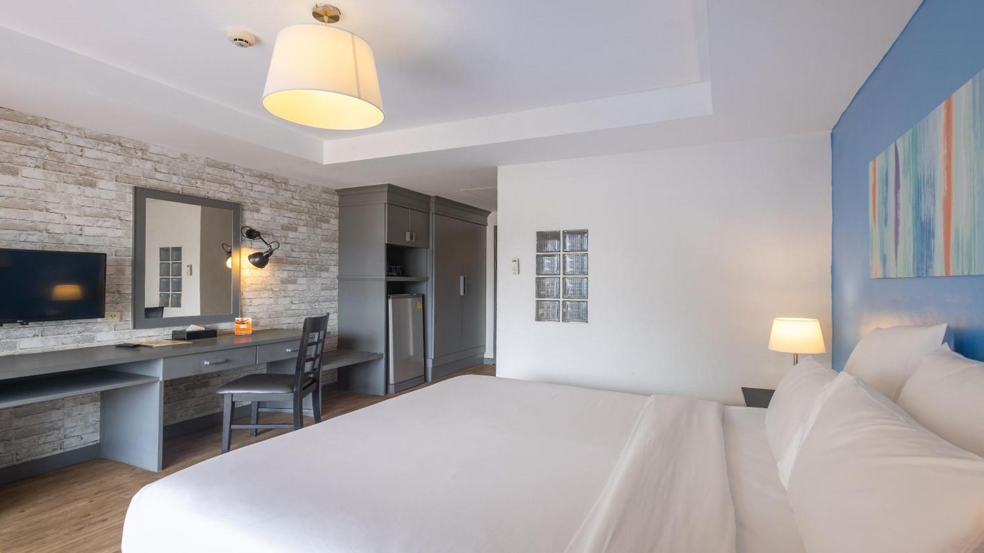 โรงแรม Journeyhub 4*