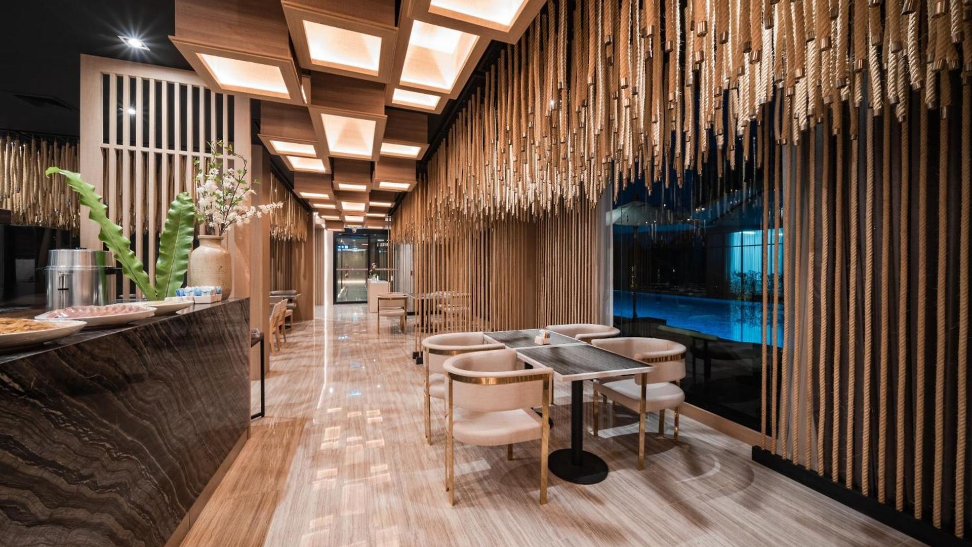 Mandarin Eastville, - Sha Extra