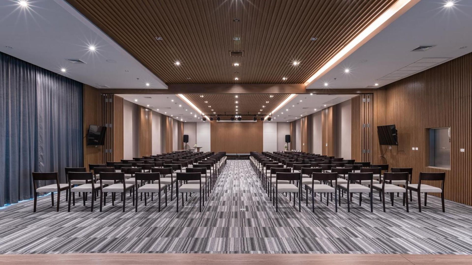 Mandarin Eastville, - Sha Extra