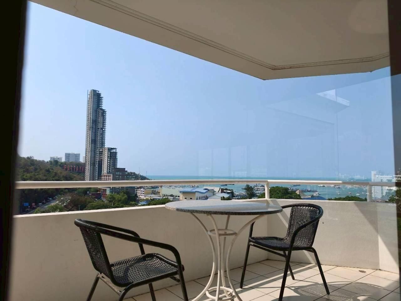 The Monaco โรงแรม