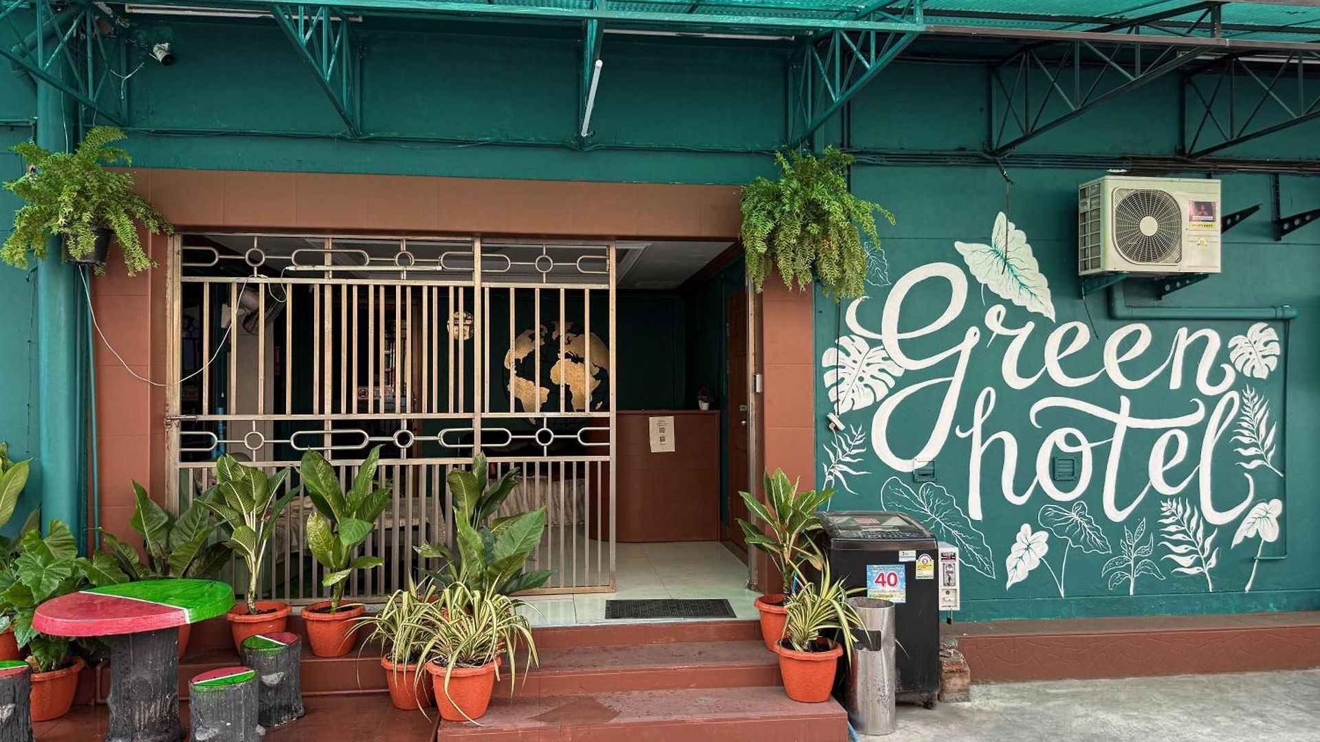 Green Hotel