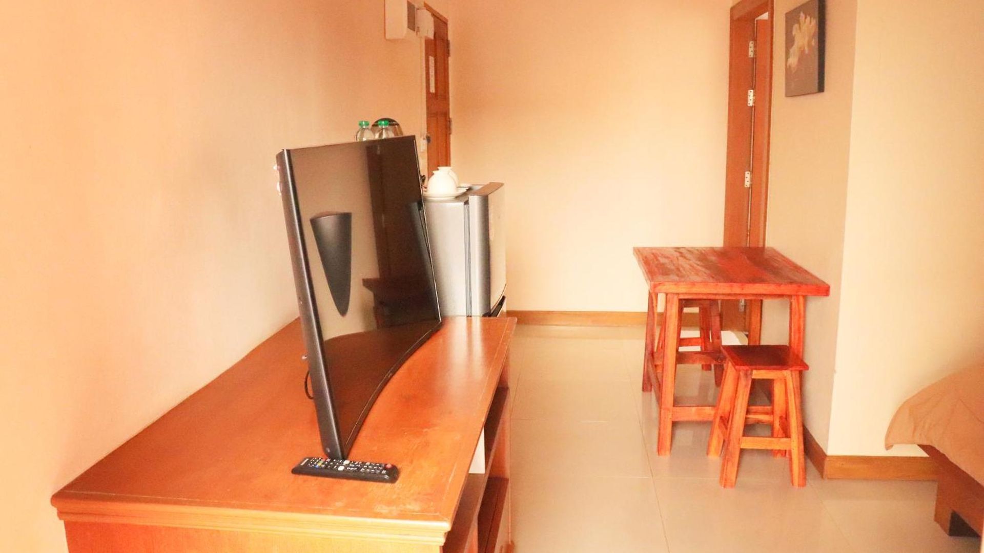 Rouge Service Apartments, Soi Buakhao