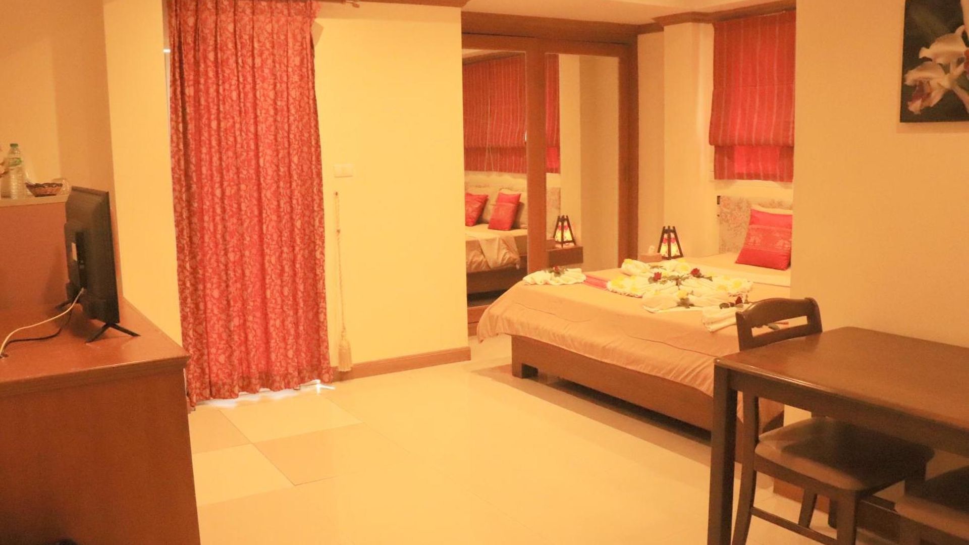 Rouge Service Apartments, Soi Buakhao โรงแรม 3*