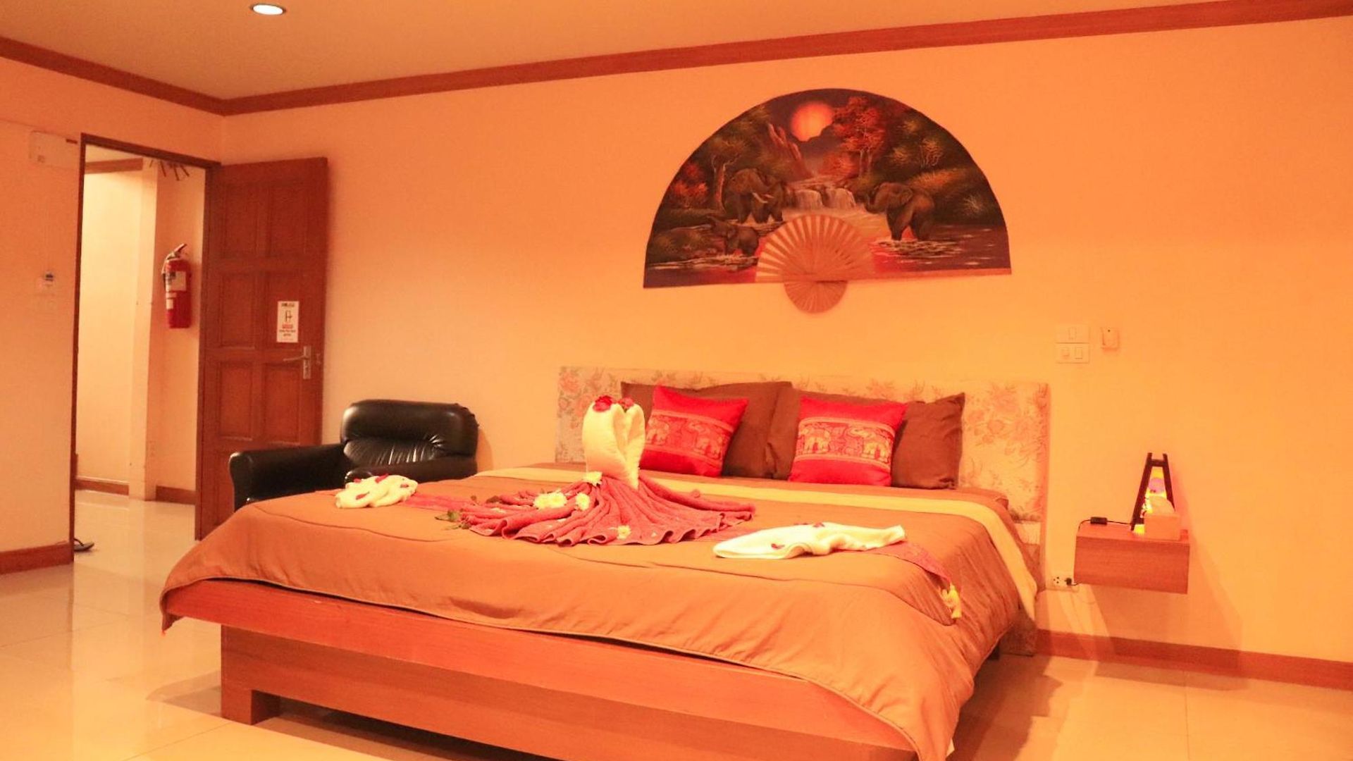 Rouge Service Apartments, Soi Buakhao โรงแรม 3*