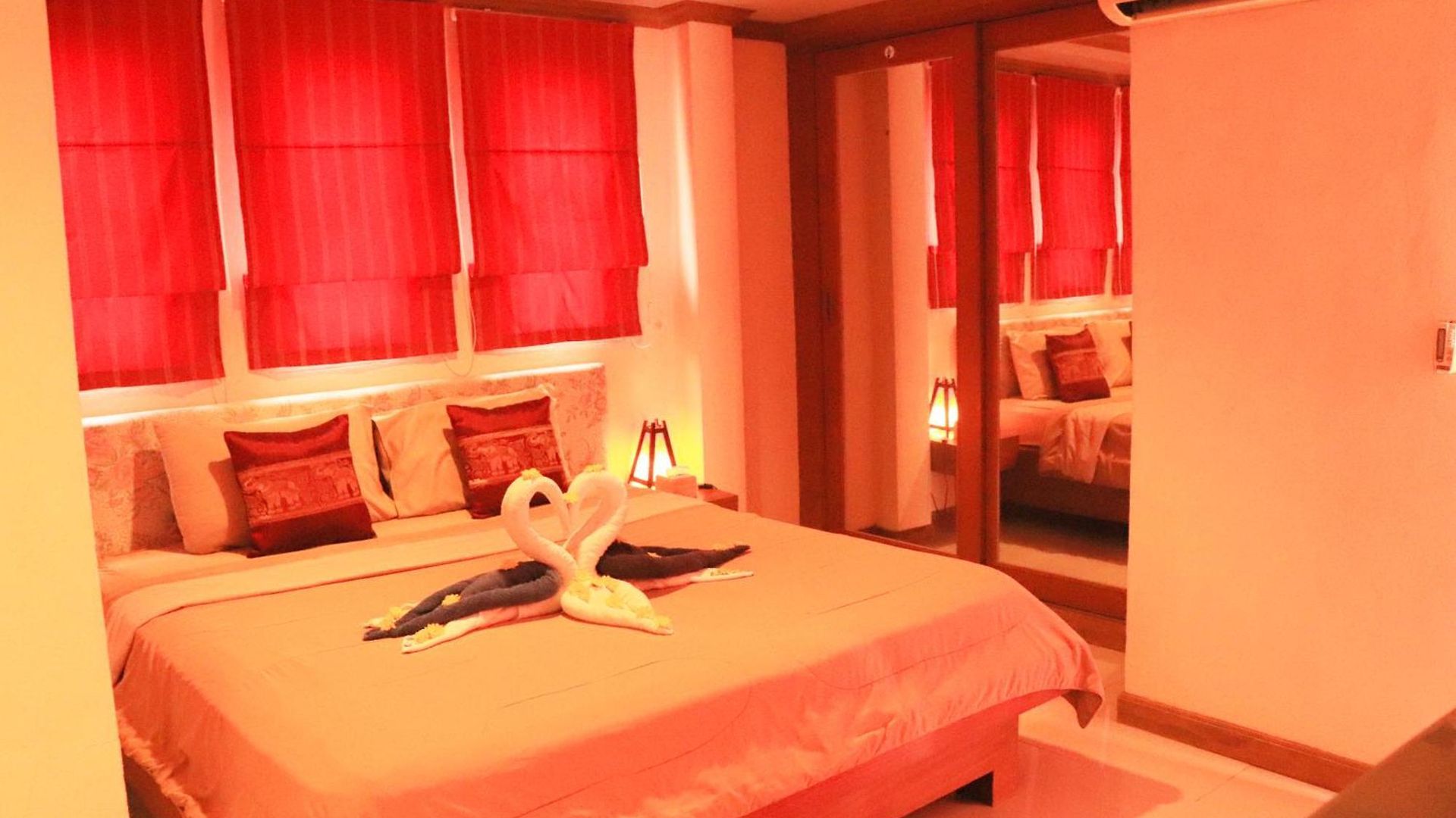 Rouge Service Apartments, Soi Buakhao
