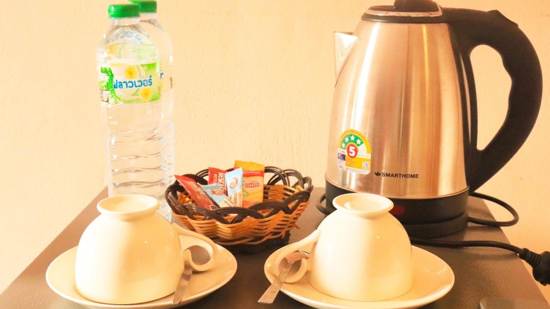 โรงแรม Rouge Service Apartments, Soi Buakhao
