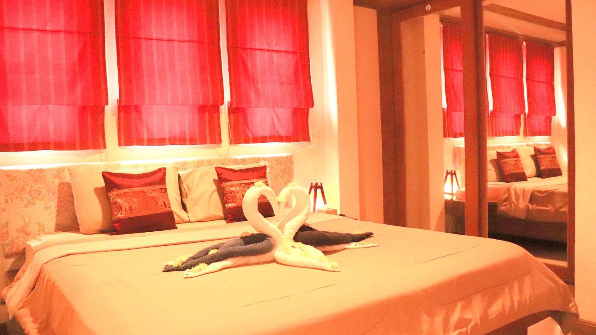 Rouge Service Apartments, Soi Buakhao 3*