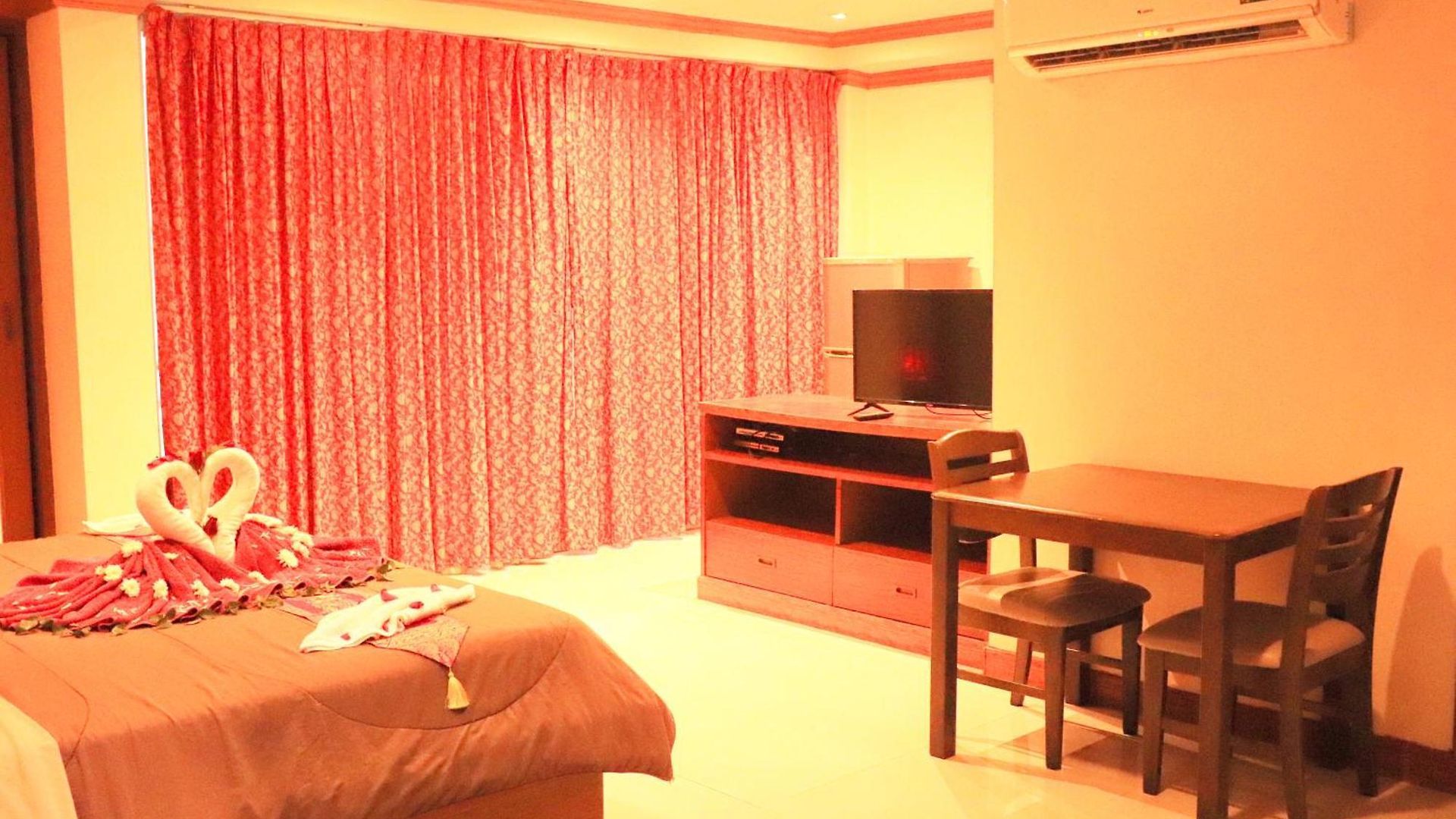 Rouge Service Apartments, Soi Buakhao โรงแรม
