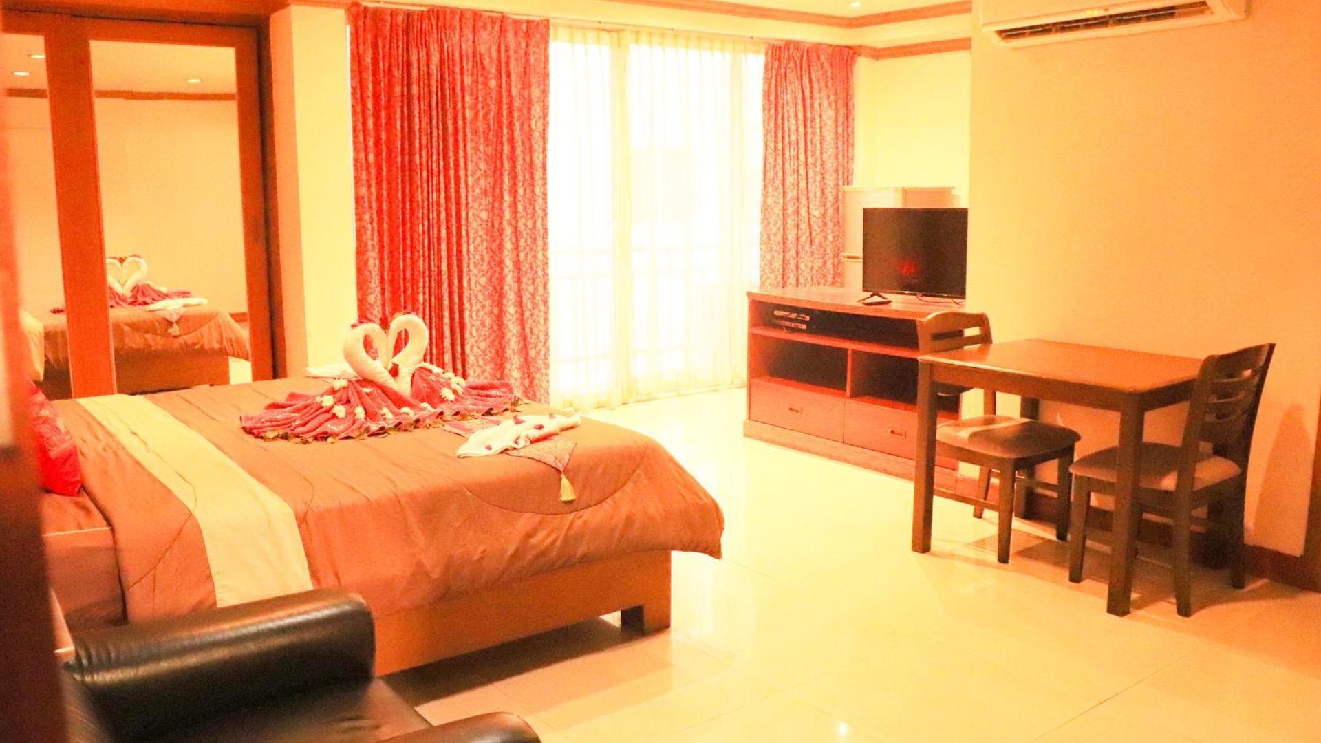 Rouge Service Apartments, Soi Buakhao โรงแรม 3*
