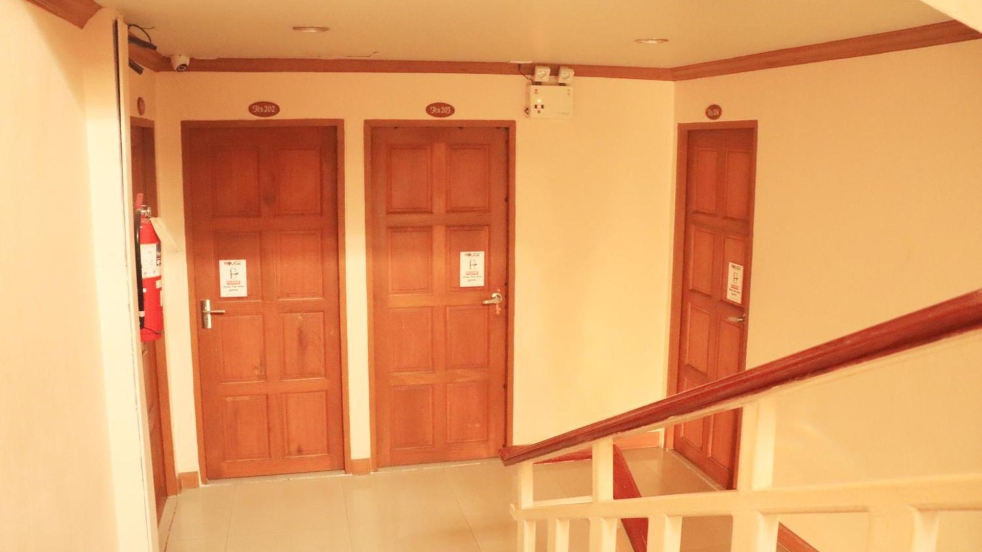 Rouge Service Apartments, Soi Buakhao