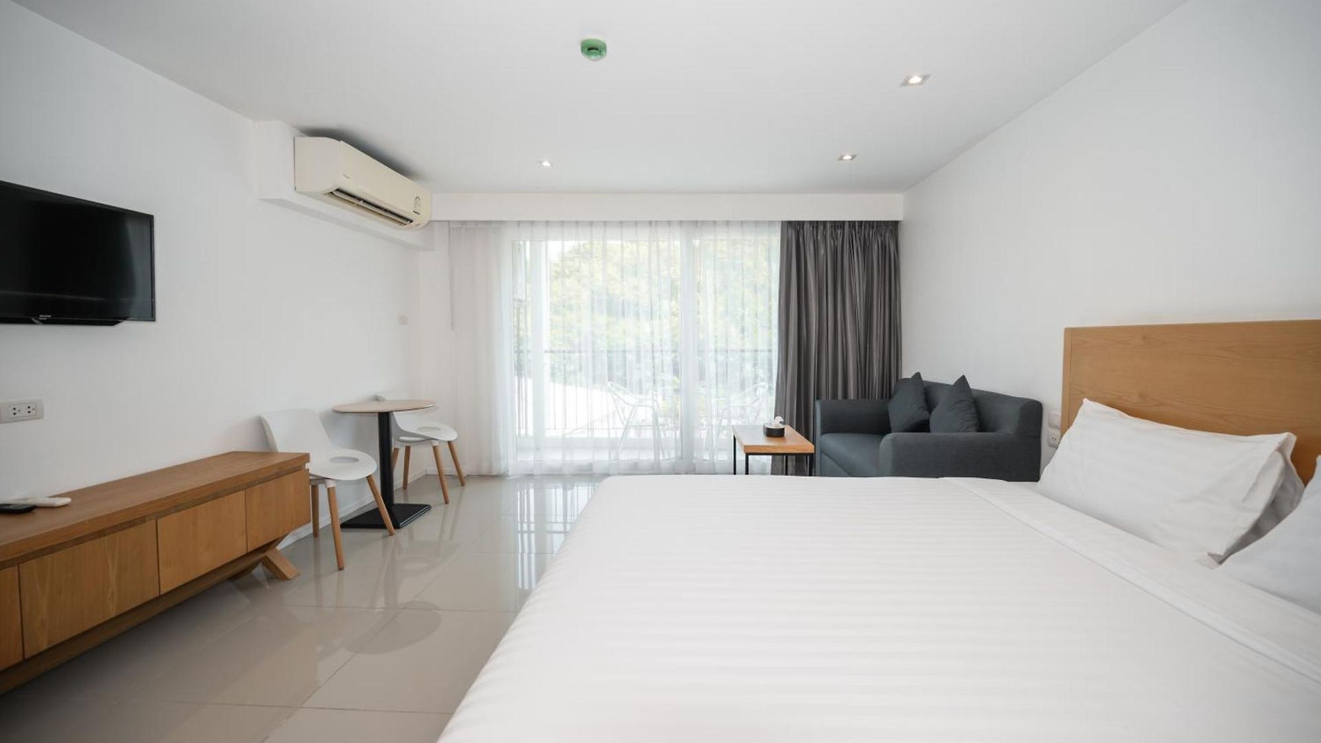 โรงแรม Fourium And Serviced Pattaya
