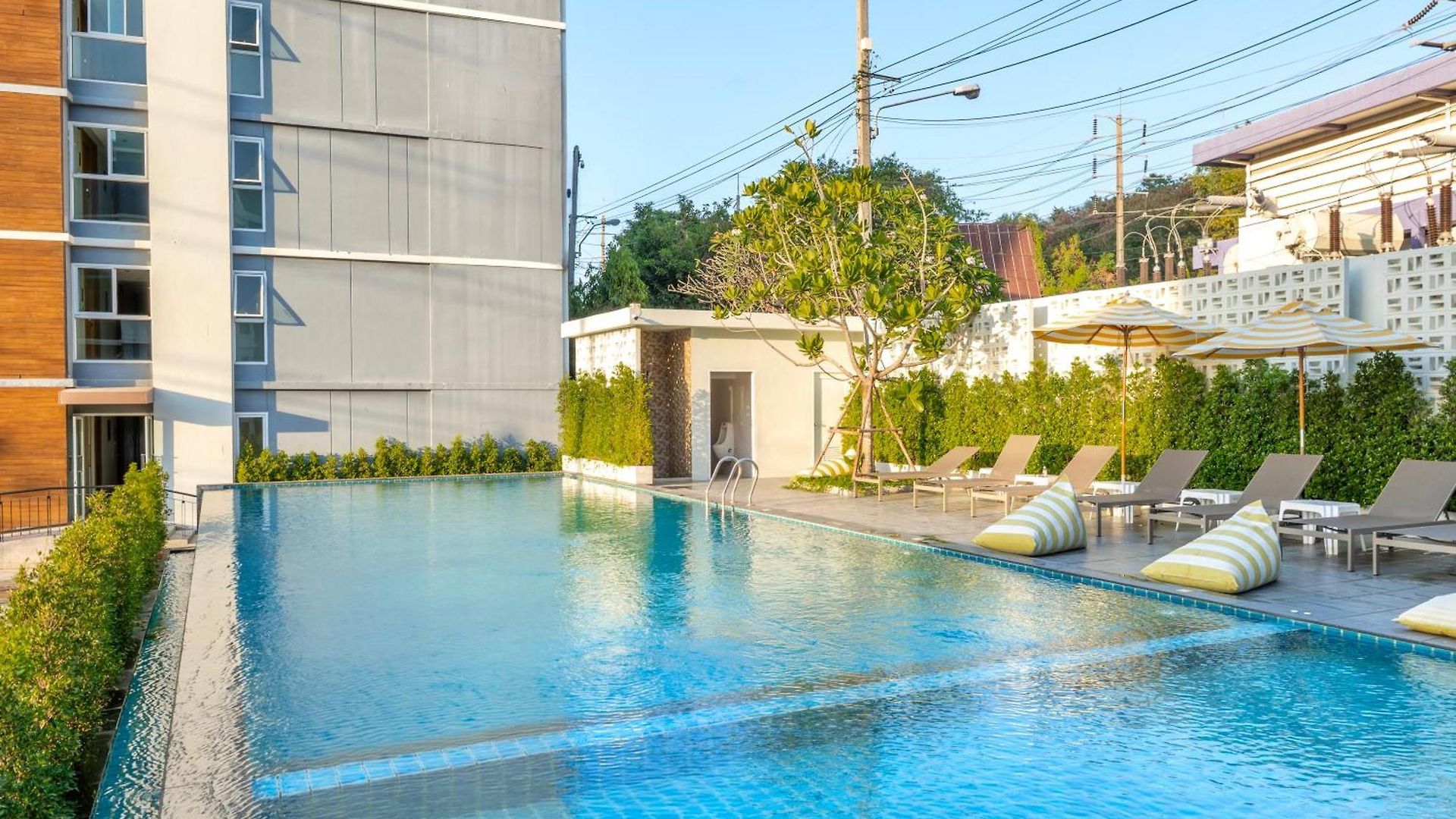 Fourium And Serviced Pattaya