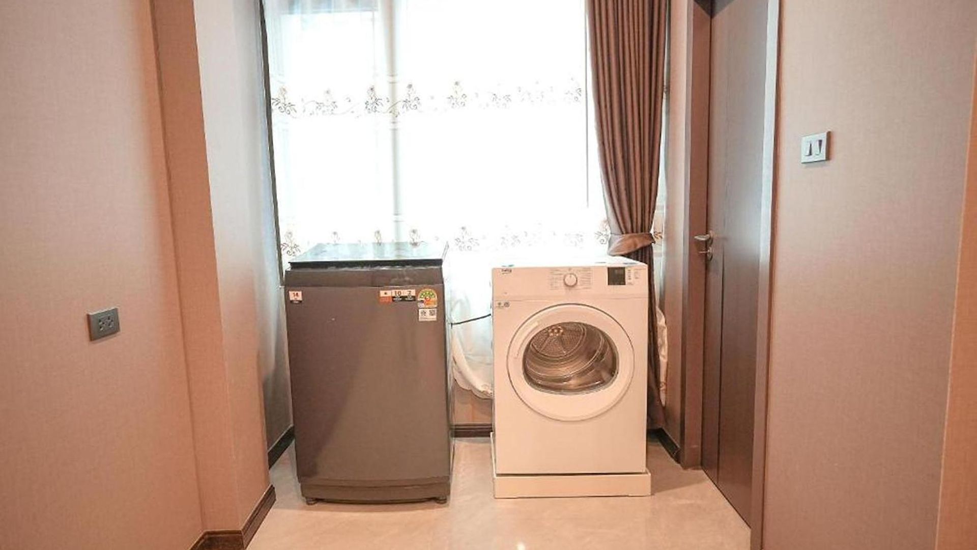 โรงแรม Velin
