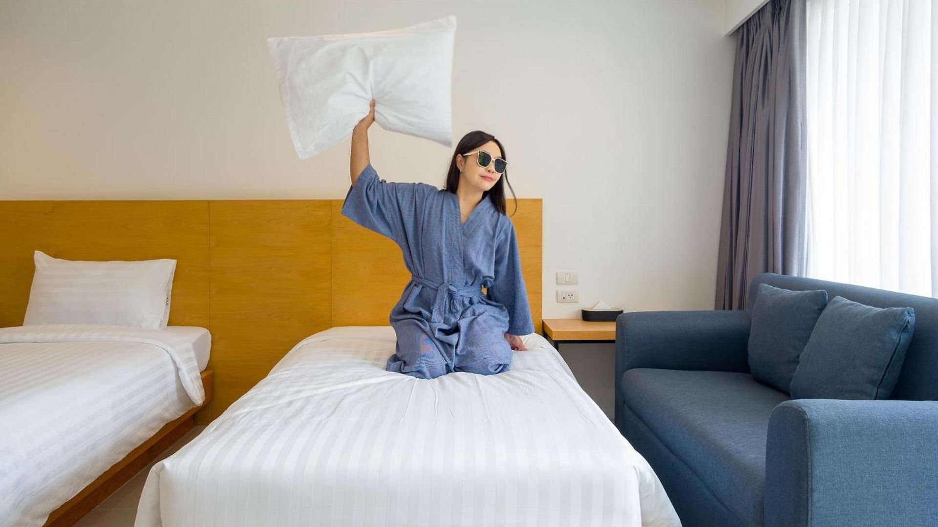 โรงแรม Fourium And Serviced 3*