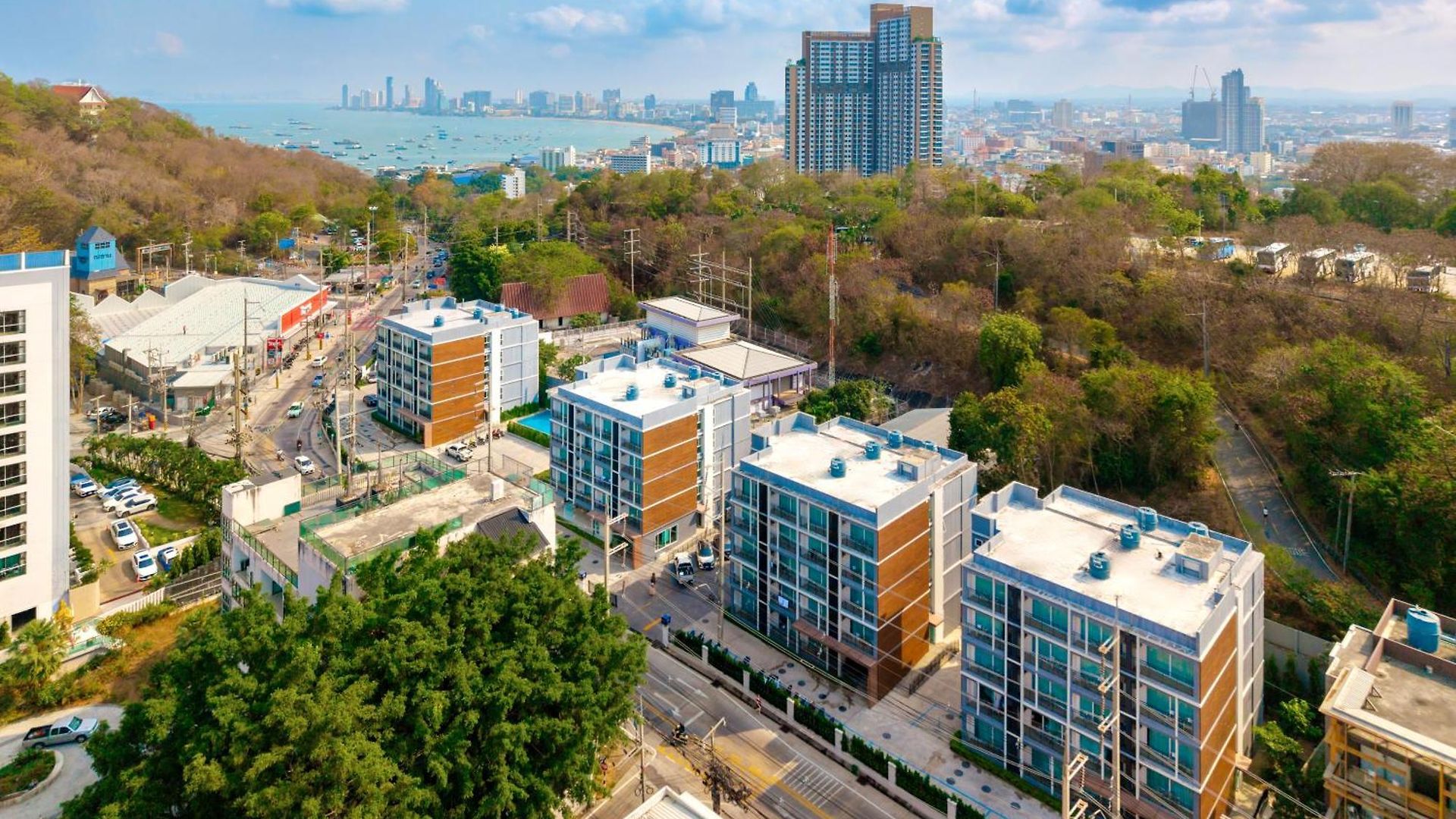 โรงแรม Fourium And Serviced