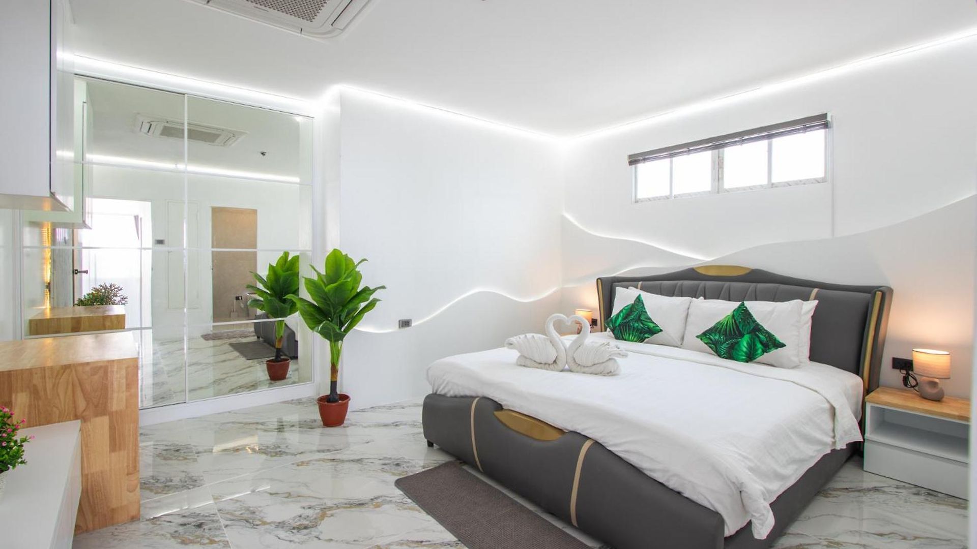 View Talay 7 - Luxury Beachfront & Panoramic Sea View Pattaya
